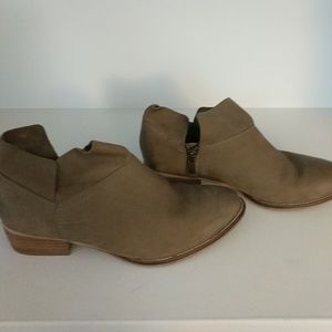 Seychelles Snare Booties